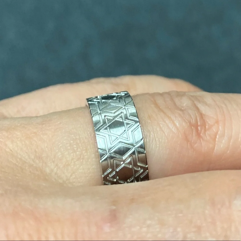 N/A 8mm wedding